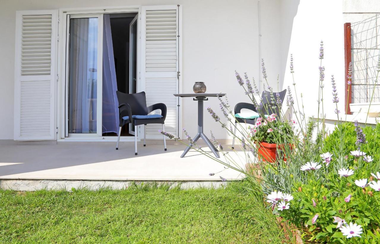 Apartmani Krmek Mlini Exterior photo